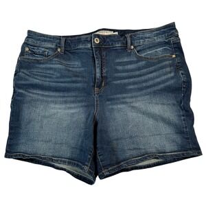 Torrid Denim‎ Women's Size 22 Blue Wash Stretch Jean Shorts First At Fit